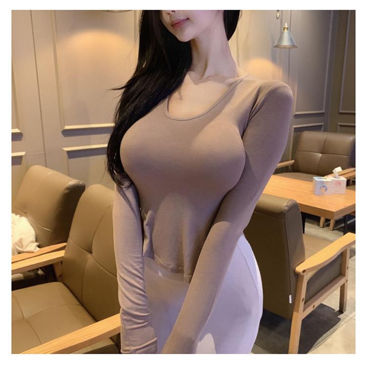 GUJI—17 Round Neck Slim-Fit Long Sleeve Base Shirt, Enhancing Chest And Figure, Elastic Spring/Autumn Top With Round Arc Hem And Side Slits Fashion Solid Chic