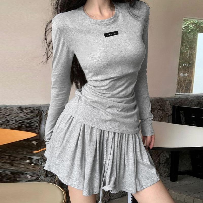 GUJI—400 Relaxed Fit Long-Sleeve T-Shirt And High-Waisted Skirt Set